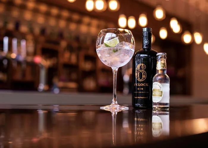 Mercure Holland House 4*