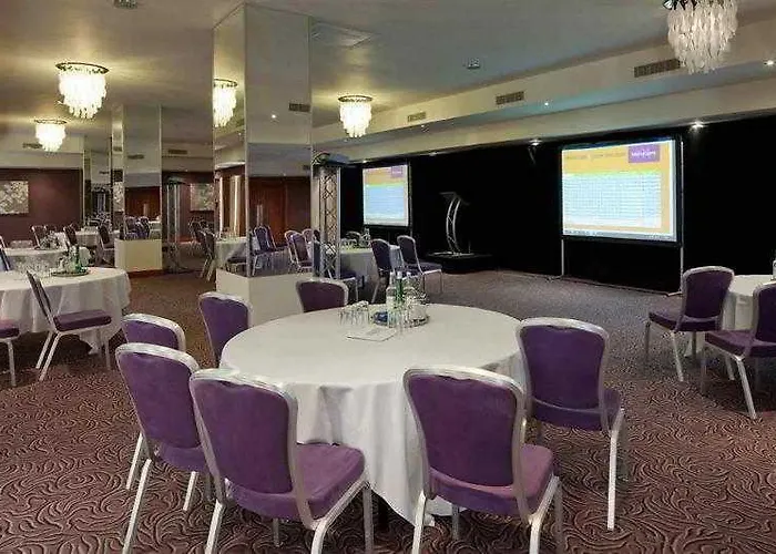 Mercure Holland House Hotell 4*