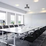 Mercure Holland House Hotel 4*