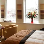 Mercure Holland House 4*