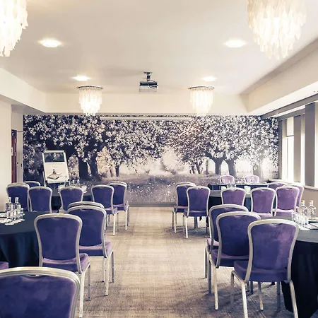 Mercure Holland House 4*