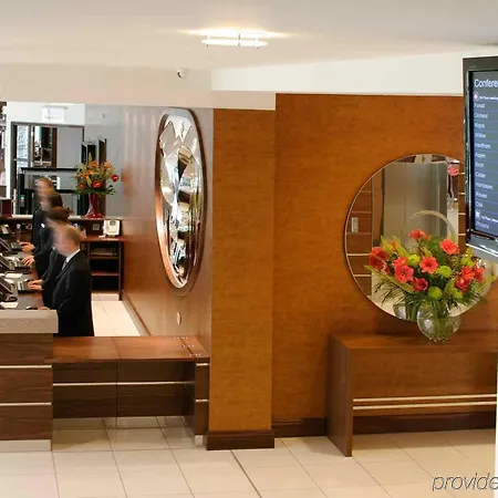 Mercure Holland House 4*