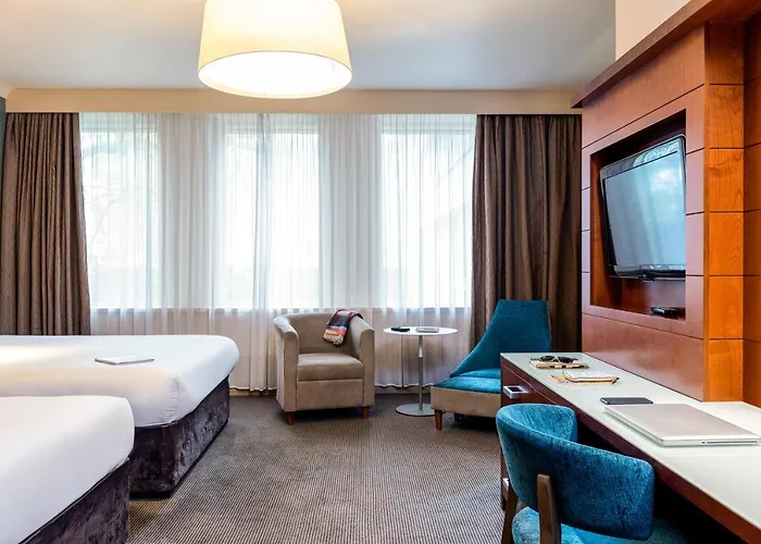 Mercure Holland House 4*