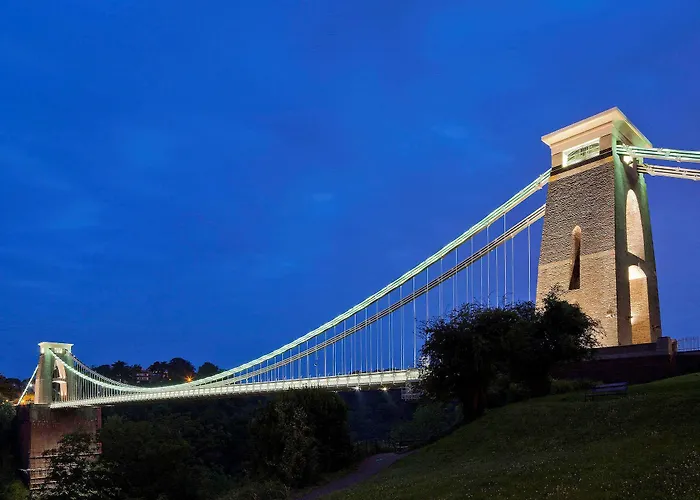 Mercure Holland House 4*