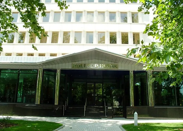 Mercure Holland House 4*