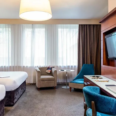 Mercure Holland House 4*