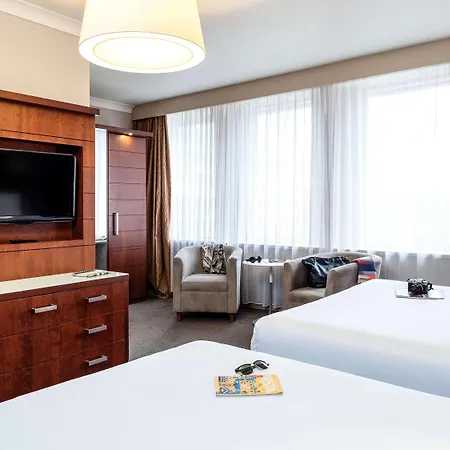 Mercure Holland House 4*