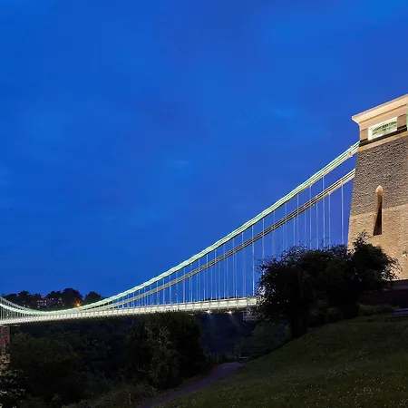 Mercure Holland House 4*