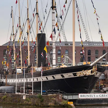 Mercure Holland House Szálloda